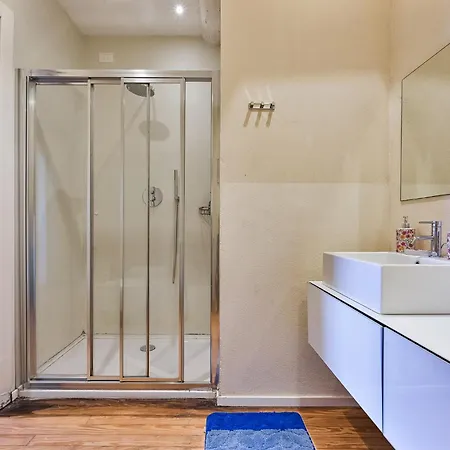 Lejlighed Baian Genova